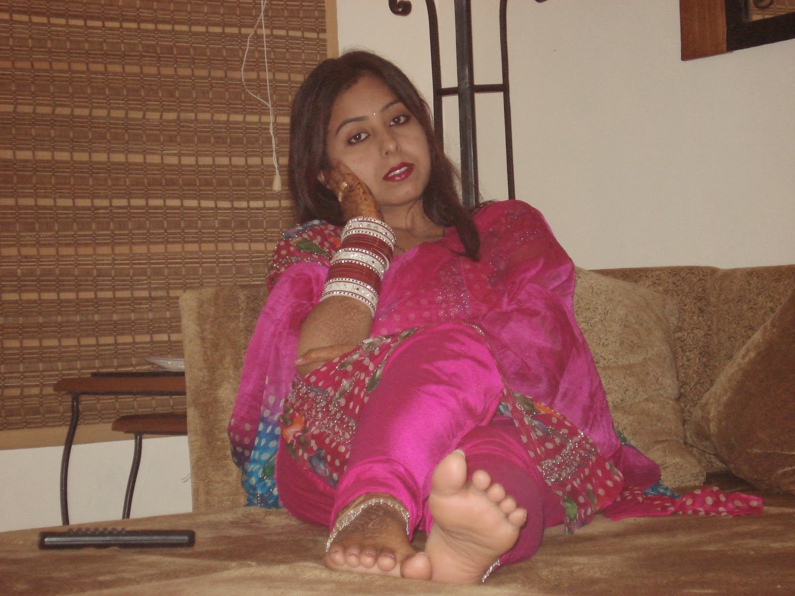 Bhabhi legs — pic 12